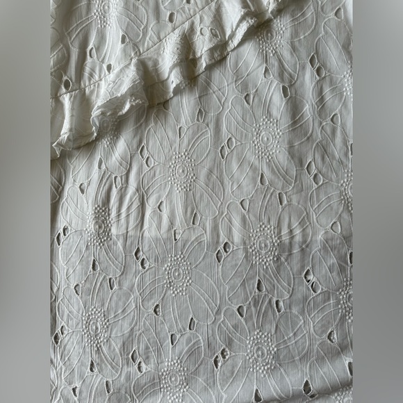 👗Boohoo - Premium Eyelet Ruffle Detail Maxi Dress, size 8 - Picture 6 of 11